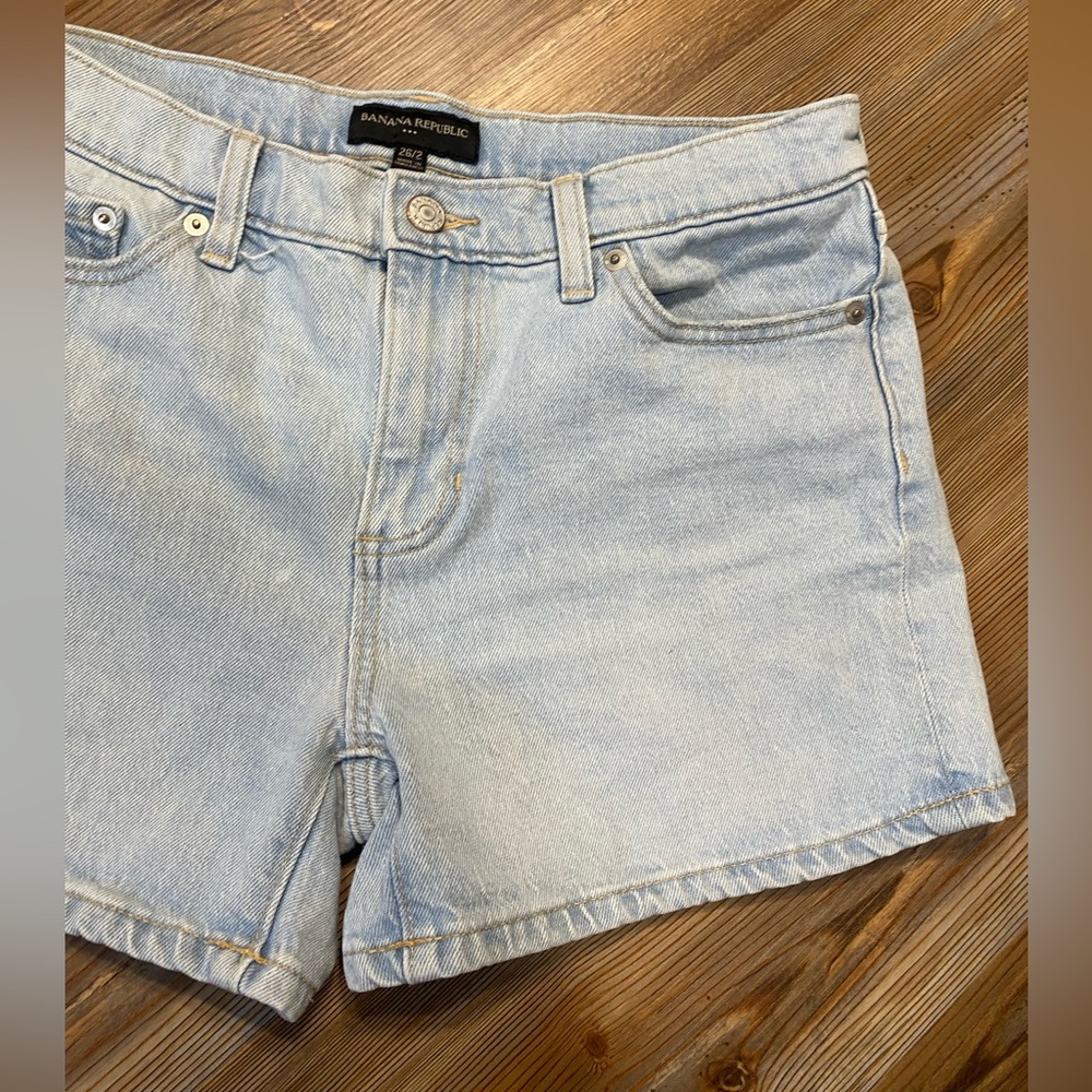 4/$16 Banana Republic Jean Shorts - Picture 6 of 10